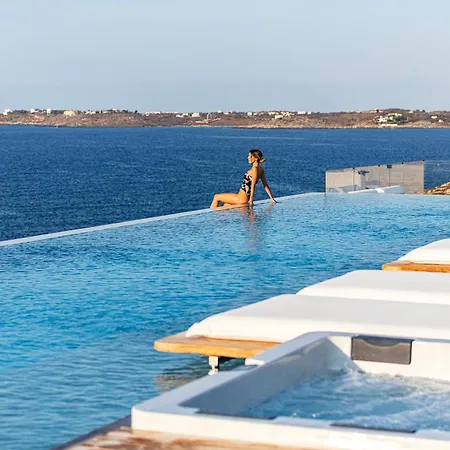 Mika Villa *
